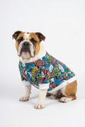 Desenli ve esnek yakalı köpek tişörtü giyen bulldog, NobleDog tasarım.